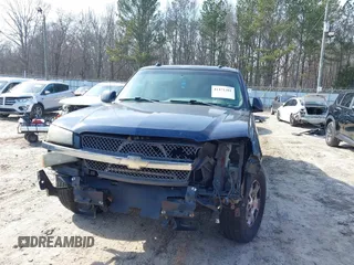 2005 Chevrolet Avalanche LS z VIN 3GNEC12Z25G212827, wystawiony jako IAAI lot #41471381 z przebiegiem 314 023 mil mil oraz . Historia ofert i sprzedaży dostępna na DreamBid. Obrazek 6.