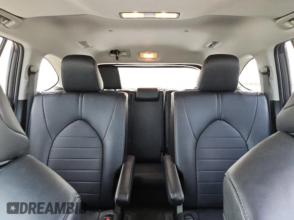 2024 Toyota Highlander LE z VIN 5TDKDRBH2RS553666, wystawiony jako Copart lot #57512875 z przebiegiem 44 772 mil mil oraz Czysty tytuł • Clean title. Historia ofert i sprzedaży dostępna na DreamBid. Obrazek 10.