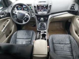 2013 Ford Escape SE z VIN 1FMCU9GX3DUA77576, wystawiony jako Copart lot #84225614 z przebiegiem 110 470 mil mil oraz Szkoda całkowita • Salvage title. Historia ofert i sprzedaży dostępna na DreamBid. Obrazek 8.