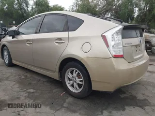 2010 Toyota Prius II with VIN JTDKN3DU1A1176026, listed as a IAAI auction lot 42075412 with 199,219 mi miles. Bid and sale history available at carsss.com. Image 3.