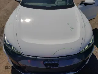 2022 Audi e-tron GT Premium Plus z VIN WAUFJBFW8N7010379, wystawiony jako Copart lot #72908444 z przebiegiem 16 623 mil mil oraz Szkody całkowita. Historia ofert i sprzedaży dostępna na DreamBid. Obrazek 11.