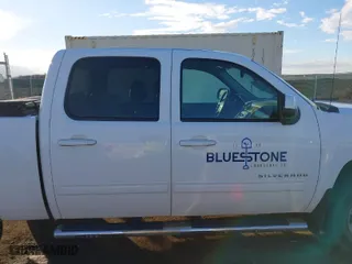 2013 Chevrolet Silverado 1500 LTZ with VIN 3GCPKTE71DG217428, listed as a IAAI auction lot 40835120 with 195,000 mi miles. Bid and sale history available at carsss.com. Image 13.