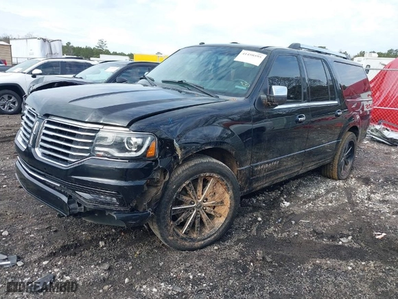 2016 Lincoln Navigator L Select with VIN 5LMJJ3JT3GEL08250, listed as a IAAI auction lot 41458595 with 290,005 mi miles. Bid and sale history available at carsss.com. Image 2.
