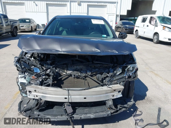 2020 Toyota Camry SE with VIN 4T1G11AK2LU927172, listed as a IAAI auction lot 41736085 with 191,512 mi miles. Bid and sale history available at carsss.com. Image 12.