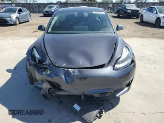2023 Tesla Model 3 z VIN 5YJ3E1EA0PF407768, wystawiony jako Copart lot #45232555 z przebiegiem 8903 mil mil oraz Nie do naprawy. Historia ofert i sprzedaży dostępna na DreamBid. Obrazek 5.