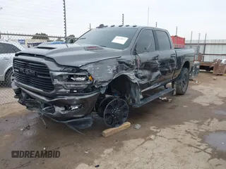2024 Ram 2500 Laramie z VIN 3C6UR5FL1RG142556, wystawiony jako IAAI lot #41428812 z przebiegiem 42 004 mil mil oraz . Historia ofert i sprzedaży dostępna na DreamBid. Obrazek 18.