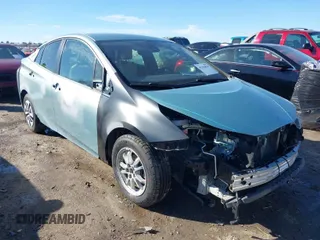 2018 Toyota Prius Two with VIN JTDKBRFU3J3581527, listed as a IAAI auction lot 41304839 with 120,629 mi miles. Bid and sale history available at carsss.com. Image 1.