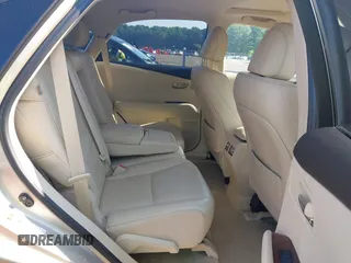 2013 Lexus RX 450h z VIN JTJZB1BA1D2006779, wystawiony jako IAAI lot #42564276 z przebiegiem 54 303 mil mil oraz . Historia ofert i sprzedaży dostępna na DreamBid. Obrazek 8.