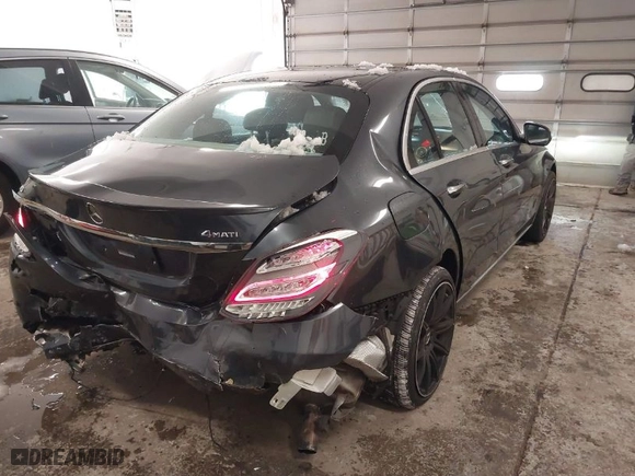 2015 Mercedes-Benz C-Class C 300 Luxury with VIN 55SWF4KBXFU066756, listed as a IAAI auction lot 41297395 with 104,298 mi miles. Bid and sale history available at carsss.com. Image 4.