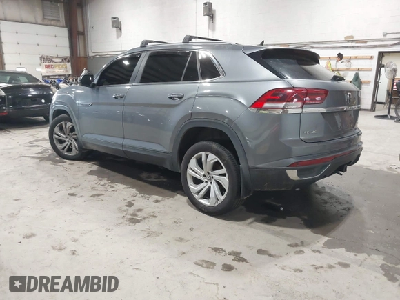2021 Volkswagen Atlas SEL z VIN 1V2BE2CA6MC203777, wystawiony jako IAAI lot #42507511 z przebiegiem 76 358 mil mil oraz . Historia ofert i sprzedaży dostępna na DreamBid. Obrazek 3.