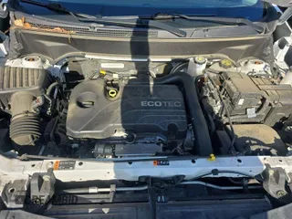 2022 Chevrolet Equinox LT z VIN 3GNAXJEV5NL132831, wystawiony jako IAAI lot #42398529 z przebiegiem 124 332 mil mil oraz . Historia ofert i sprzedaży dostępna na DreamBid. Obrazek 1.