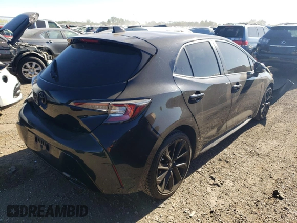 2020 Toyota Corolla Hatchback SE with VIN JTND4RBE6L3074752, listed as a Copart auction lot 70400464 with 46,946 mi miles and Salvage Title. Bid and sale history available at carsss.com. Image 3.