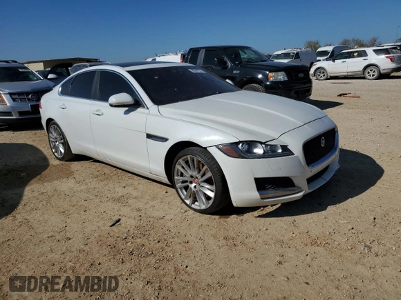 2016 Jaguar XF 35t Premium with VIN SAJBD4BV1GCY10728, listed as a Copart auction lot 85947374 with 123,769 mi miles and Clean Title. Bid and sale history available at carsss.com. Image 4.