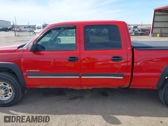 2003 Chevrolet Silverado 1500HD LS z VIN 1GCGK13U43F150515, wystawiony jako IAAI lot #42135449 z przebiegiem 171 015 mil mil oraz . Historia ofert i sprzedaży dostępna na DreamBid. Obrazek 14.