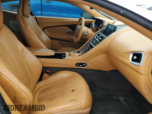 2017 Aston Martin DB11 z VIN SCFRMFAV2HGL00765, wystawiony jako Copart lot #87010474 z przebiegiem Nie podano mil oraz Nie do naprawy. Historia ofert i sprzedaży dostępna na DreamBid. Obrazek 7.