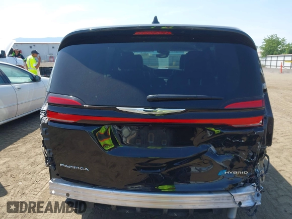 2024 Chrysler Pacifica Hybrid Select z VIN 2C4RC1S76RR177928, wystawiony jako IAAI lot #42489370 z przebiegiem 30 130 mil mil oraz . Historia ofert i sprzedaży dostępna na DreamBid. Obrazek 17.