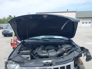 2011 Jeep Grand Cherokee Laredo z VIN 1J4RR4GG0BC547689, wystawiony jako IAAI lot #42230005 z przebiegiem 192 361 mil mil oraz . Historia ofert i sprzedaży dostępna na DreamBid. Obrazek 10.