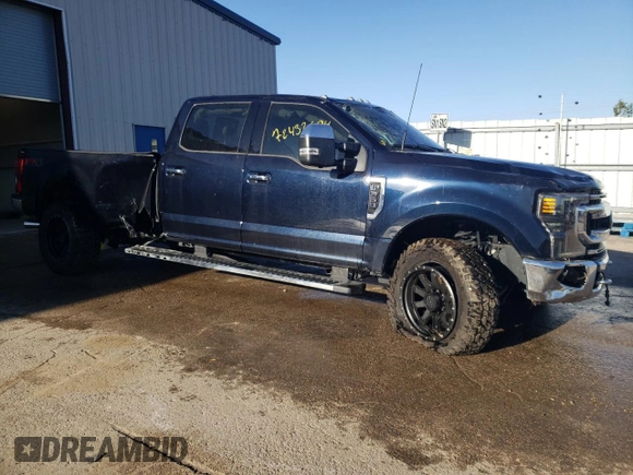2022 Ford F-350 with VIN 1FT7W3BN2NED53597, listed as a Copart auction lot 72432694 with 32,087 mi miles and Salvage title. Bid and sale history available at DreamBid. Image 4.