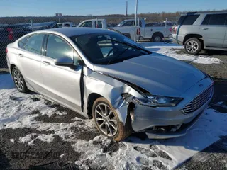 2017 Ford Fusion SE with VIN 3FA6P0HD1HR126477, listed as a IAAI auction lot 41297825 with 98,024 mi miles. Bid and sale history available at carsss.com. Image 1.
