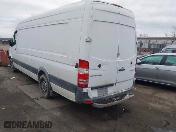 2014 Mercedes-Benz Sprinter Cargo with VIN WD3PE8DC4E5874522, listed as a IAAI auction lot 41846086 with 347,045 mi miles and . Bid and sale history available at carsss.com. Image 3.