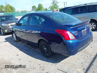 2019 Nissan Versa SV z VIN 3N1CN7APXKL859768, wystawiony jako IAAI lot #42120640 z przebiegiem 55 710 mil mil oraz . Historia ofert i sprzedaży dostępna na DreamBid. Obrazek 3.