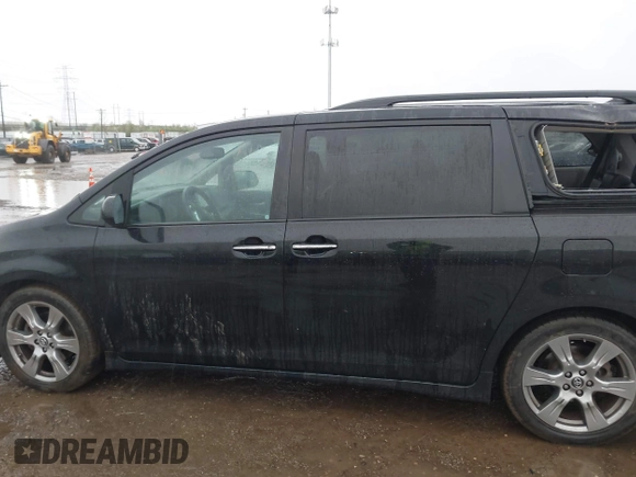 2018 Toyota Sienna SE with VIN 5TDXZ3DC5JS937838, listed as a IAAI auction lot 41964525 with 63,177 mi miles and . Bid and sale history available at DreamBid. Image 14.