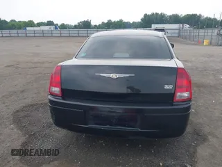 2006 Chrysler 300 Touring z VIN 2C3LA53G36H113174, wystawiony jako IAAI lot #42274652 z przebiegiem 229 422 mil mil oraz . Historia ofert i sprzedaży dostępna na DreamBid. Obrazek 16.