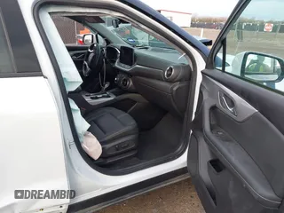 2024 Chevrolet Blazer LT with VIN 3GNKBDR47RS178033, listed as a IAAI auction lot 41106832 with 8,752 mi miles and . Bid and sale history available at DreamBid. Image 5.