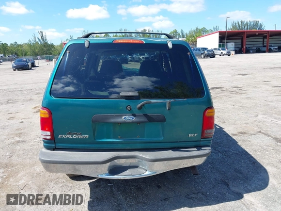 1998 Ford Explorer XLT z VIN 1FMZU32EXWUC84059, wystawiony jako IAAI lot #42260114 z przebiegiem 173 383 mil mil oraz . Historia ofert i sprzedaży dostępna na DreamBid. Obrazek 16.