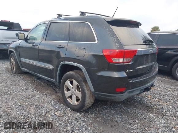 2011 Jeep Grand Cherokee Laredo z VIN 1J4RR4GG2BC737140, wystawiony jako IAAI lot #41217587 z przebiegiem Nie podano mil oraz . Historia ofert i sprzedaży dostępna na DreamBid. Obrazek 3.
