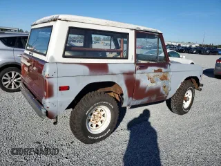 1976 Ford Bronco z VIN U15GLB55374, wystawiony jako Copart lot #82228864 z przebiegiem 289 351 mil mil oraz Nie do naprawy • Non repairable. Historia ofert i sprzedaży dostępna na DreamBid. Obrazek 3.