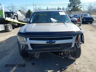 2007 Chevrolet Avalanche 3LT z VIN 3GNFK12397G125450, wystawiony jako IAAI lot #41576637 z przebiegiem 170 924 mil mil oraz . Historia ofert i sprzedaży dostępna na DreamBid. Obrazek 13.