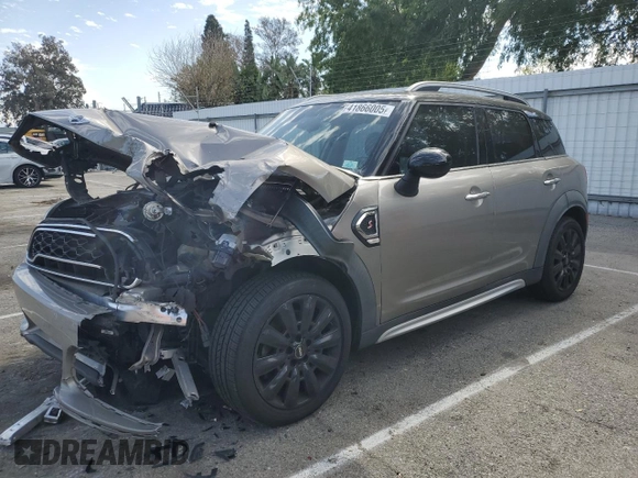 2018 MINI Countryman Cooper S with VIN WMZYT3C38J3E00263, listed as a Copart auction lot 41866005 with 0 mi miles and Salvage Title. Bid and sale history available at carsss.com. Image 1.