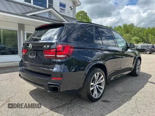 2015 BMW X5 xDrive50i z VIN 5UXKR6C56F0J75840, wystawiony jako IAAI lot #42409738 z przebiegiem 178 875 mil mil oraz . Historia ofert i sprzedaży dostępna na DreamBid. Obrazek 4.