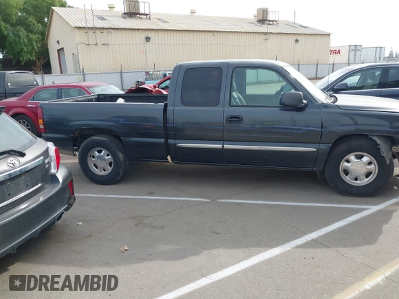 2003 GMC Sierra 1500 SLT with VIN 2GTEC19TX31404836, listed as a IAAI auction lot 42011067 with 233,458 mi miles and . Bid and sale history available at carsss.com. Image 14.