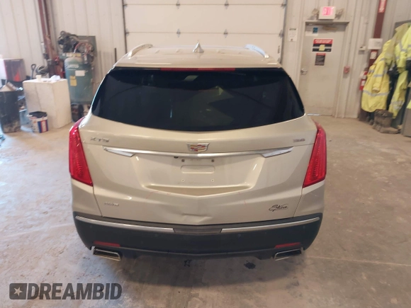 2017 Cadillac XT5 Luxury AWD z VIN 1GYKNDRS1HZ160606, wystawiony jako IAAI lot #41990425 z przebiegiem 130 822 mil mil oraz . Historia ofert i sprzedaży dostępna na DreamBid. Obrazek 16.