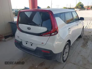 2020 Kia Soul S with VIN KNDJ23AU8L7004004, listed as a IAAI auction lot 42130609 with 97,843 mi miles and . Bid and sale history available at DreamBid. Image 4.