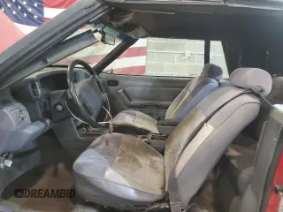 1993 Ford Mustang z VIN 1FACP44M6PF147837, wystawiony jako Copart lot #53289953 z przebiegiem 67 145 mil mil oraz Nie do naprawy • Non repairable. Historia ofert i sprzedaży dostępna na DreamBid. Obrazek 7.