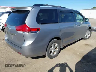 2012 Toyota Sienna LE AAS with VIN 5TDKK3DC5CS269377, listed as a IAAI auction lot 41828866 with 1 mi miles. Bid and sale history available at carsss.com. Image 4.