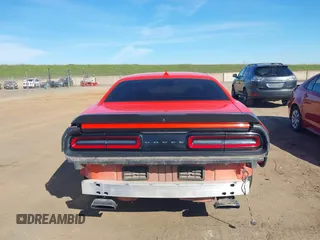 2016 Dodge Challenger R/T Scat Pack z VIN 2C3CDZFJ2GH345692, wystawiony jako IAAI lot #41686233 z przebiegiem 120 723 mil mil oraz . Historia ofert i sprzedaży dostępna na DreamBid. Obrazek 17.