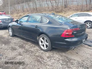 2018 Volvo S90 Momentum with VIN LVY982MK6JP036297, listed as a IAAI auction lot 42094817 with 285,693 mi miles. Bid and sale history available at carsss.com. Image 3.
