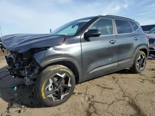 2025 Kia Seltos EX z VIN KNDERCAA2S7711925, wystawiony jako Copart lot #50064925 z przebiegiem 1 339 mil mil oraz Szkoda całkowita • Salvage title. Historia ofert i sprzedaży dostępna na DreamBid. Obrazek 1.