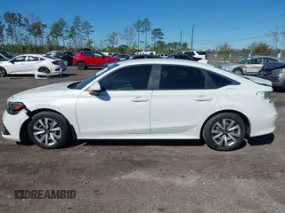 2022 Honda Civic Sedan LX with VIN 2HGFE2F26NH545818, listed as a IAAI auction lot 41817630 with 28,650 mi miles. Bid and sale history available at carsss.com. Image 14.