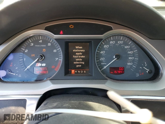 2008 Audi S6 z VIN WAUDN74F58N157433, wystawiony jako Copart lot #73305654 z przebiegiem 157 941 mil mil oraz Czysty tytuł • Clean title. Historia ofert i sprzedaży dostępna na DreamBid. Obrazek 9.