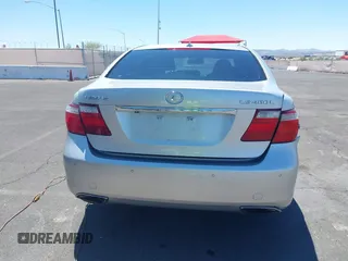 2007 Lexus LS 460 L z VIN JTHGL46F075011052, wystawiony jako IAAI lot #42284236 z przebiegiem 173 850 mil mil oraz . Historia ofert i sprzedaży dostępna na DreamBid. Obrazek 16.