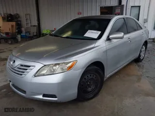 2008 Toyota Camry LE with VIN 4T1BE46K28U215566, listed as a IAAI auction lot 41981020 with 194,526 mi miles. Bid and sale history available at carsss.com. Image 2.