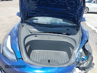 2022 Tesla Model 3 Long Range z VIN 5YJ3E1EB2NF193808, wystawiony jako IAAI lot #42281993 z przebiegiem 40 340 mil mil oraz . Historia ofert i sprzedaży dostępna na DreamBid. Obrazek 10.