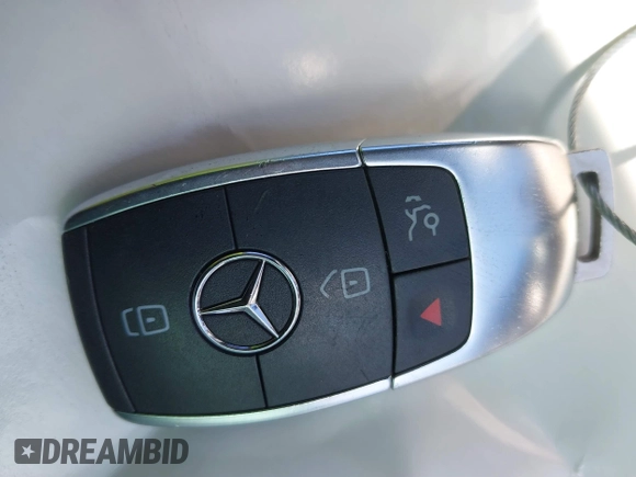 2019 Mercedes-Benz C 300 z VIN 55SWF8DB0KU318691, wystawiony jako IAAI lot #41751526 z przebiegiem 63 608 mil mil oraz . Historia ofert i sprzedaży dostępna na DreamBid. Obrazek 11.