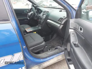 2017 Ford Police Interceptor Utility z VIN 1FM5K8AR4HGA36073, wystawiony jako IAAI lot #42010780 z przebiegiem 152 866 mil mil oraz . Historia ofert i sprzedaży dostępna na DreamBid. Obrazek 5.