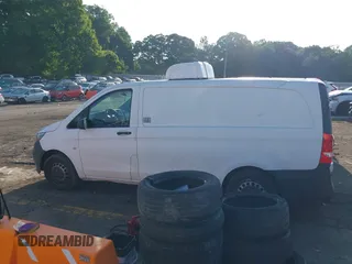 2017 Mercedes-Benz Metris Cargo z VIN WD3PG2EA2H3222972, wystawiony jako IAAI lot #42116177 z przebiegiem 119 839 mil mil oraz . Historia ofert i sprzedaży dostępna na DreamBid. Obrazek 14.
